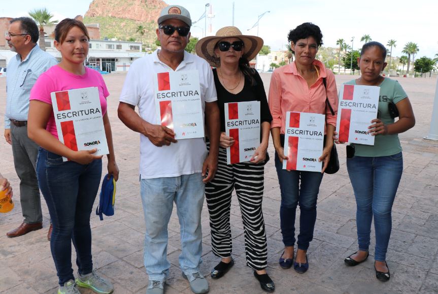 Concluye Coves proceso de escrituración a familias damnificadas por huracán “Jimena”, en Guaymas