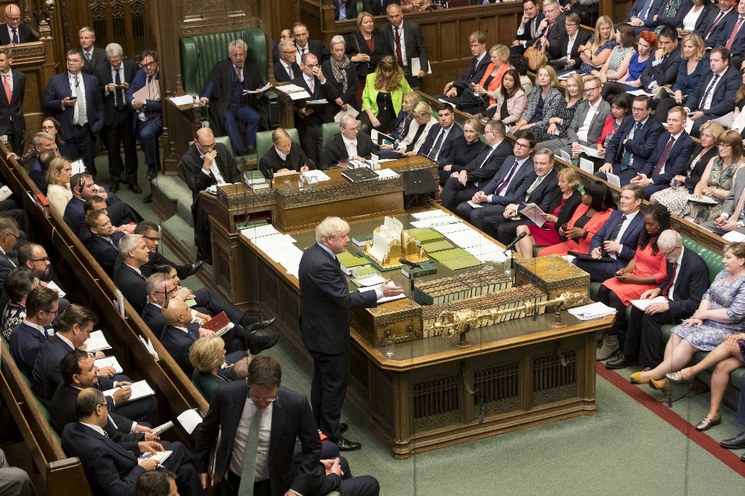 Diputados rebeldes desafían amenazas de Boris Johnson sobre Brexit