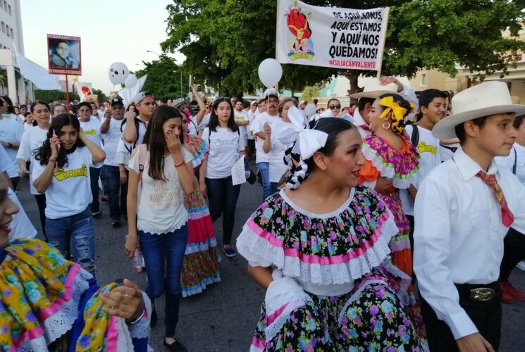 Marchan en Culiacán contra operativo para capturar a hijo del Chapo