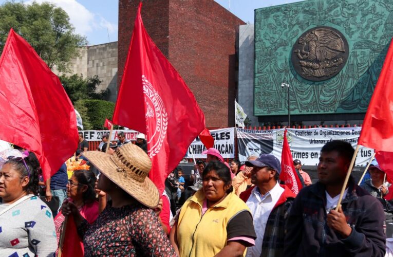 Suspenden sesión en Cámara de Diputados por bloqueo de campesinos