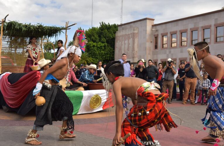 REALIZAN DESFILE CONMEMORATIVO AL 109 ANIVERSARIO DE LA REVOLUCIÓN MEXICANA