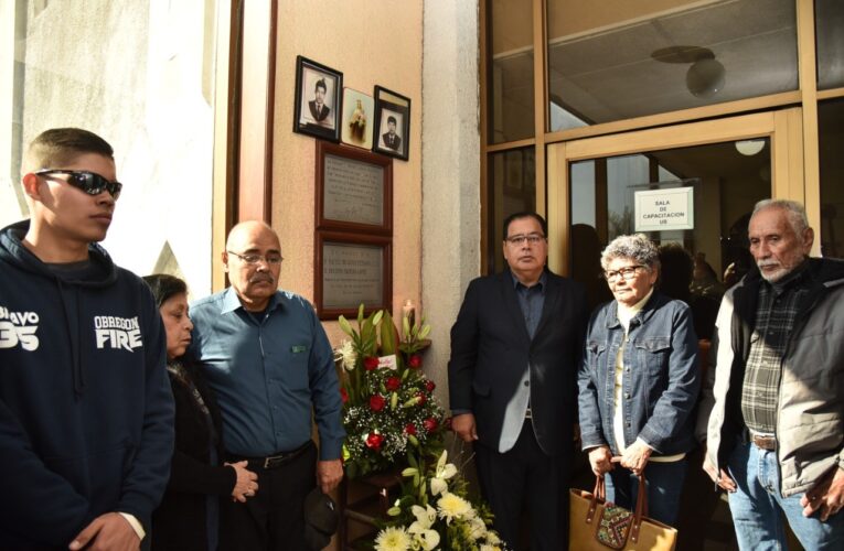 BRINDAN HOMENAJE A ERNESTO PARTIDA Y MANUEL DE JESÚS MEDRANO, BOMBEROS CAÍDOS EN CUMPLIMIENTO DE SU DEBER