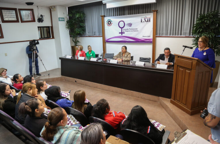 Realizan Segundo Parlamento de Mujeres en el Congreso local