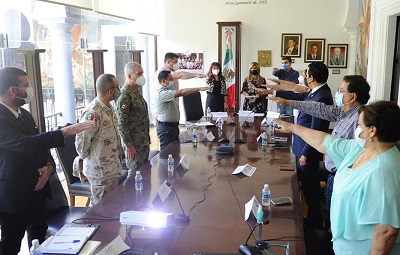 GOBERNADORA-DESPARECIDAS TOMA PROTESTA