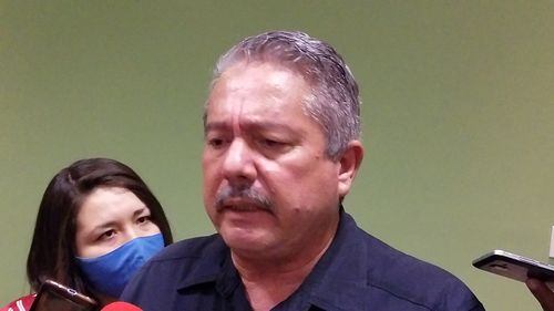 SOLICITA LICENCIA FRANCISCO CANO CASTRO