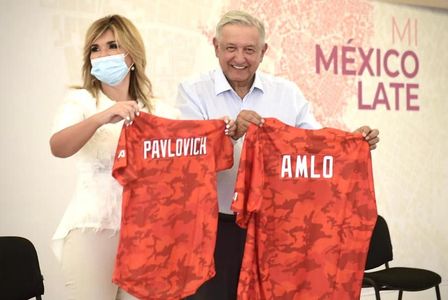 AMLO Y GOBERNDADORA ESCUELAS DE BEISBOL