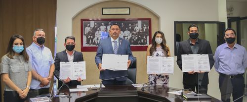 FIRMAN CONVENIO CONGRESO E ICATSON