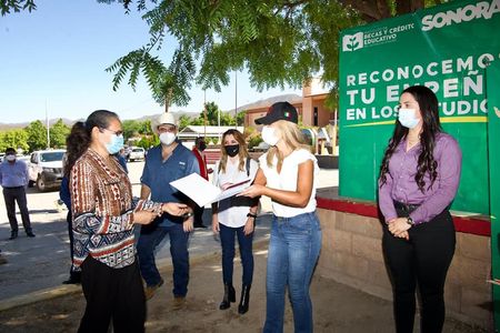 GOBERNADORA EN ONAVAS