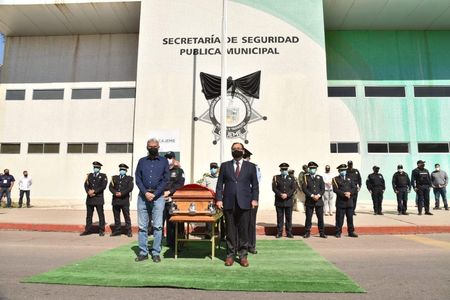 DESPIDEN CON HONORES A POLICIA ASESINADO EN CIUDAD OBREGÓN