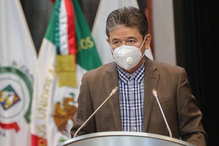 Solicitarán reasignación de recursos para docentes