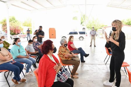 Atestigua Gobernadora entrega de becas y supervisa centros de salud en San Felipe de Jesús y Aconchi