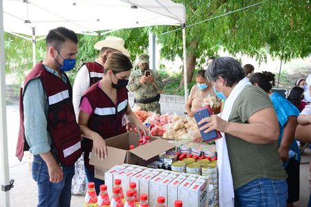 LLEVA GOBIERNO MUNICIPAL BENEFICIOS SOCIALES A FAMILIAS DEL POBLADO DE HORNOS A TRAVÉS DE LA TERCERA CARAVANA RURAL