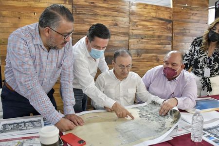 Alfonso Durazo presenta proyecto para renovar la antigua Aduana de SLRC.