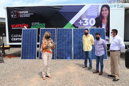 Inaugura Gobernadora Pavlovich 4 aulas móviles y un aula de simulador de autotransporte en ICATSON