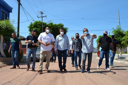 RECORRE ALCALDE JAVIER LAMARQUE CANO ZONA SUR DE LA CIUDAD Y EVALÚA SISTEMA SANITARIO