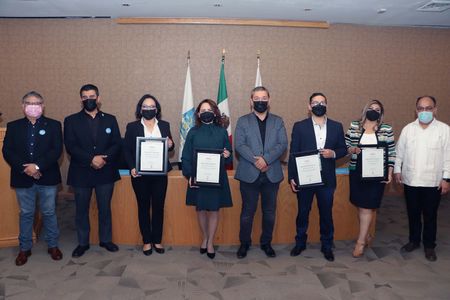 Docentes del ITSON reciben reconocimiento “Profesionista del Año”