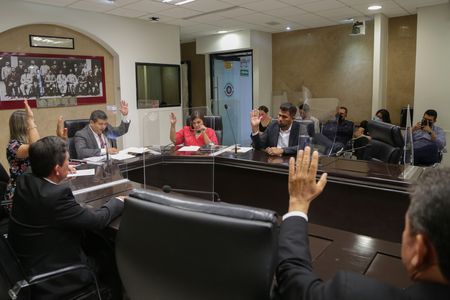 Dictaminan renuncias de regidores de varios municipios