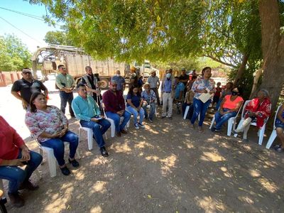 Atiende alcalde de Cajeme solicutudes de familias del Campo 2