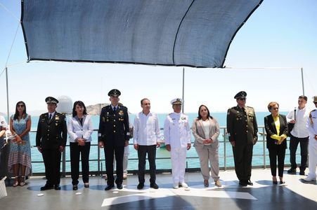 Conmemora gobernador Alfonso Durazo día de la Marina Nacional