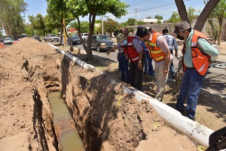 SUPERVISA ALCALDE AVANCE EN REHABILITACIÓN DE INFRAESTRUCTURA SANITARIA