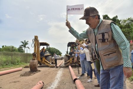 INAUGURA LAMARQUE CANO OBRAS DE INFRAESTRUCTURA SANITARIA Y PAVIMENTACIÓN