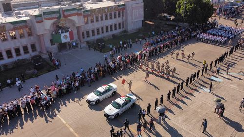 PRESIDE ALCALDE LAMARQUE CANO DESFILE CONMEMORATIVO AL 212 ANIVERSARIO DE LA LUCHA DE INDEPENDENCIA