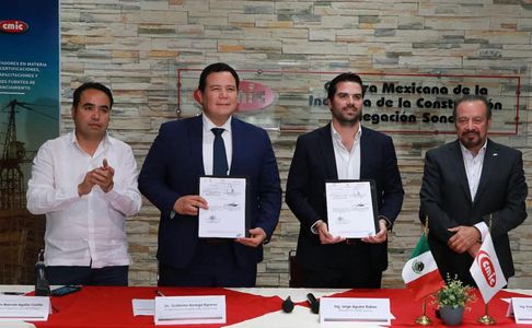 Firman convenio de colaboración CMIC - INAI y Gobierno del Estado