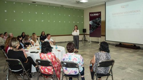 PATRICIA PATIÑO, PRESIDENTA DEL VOLUNTARIADO DE DIF CAJEME, ENCABEZA REUNIÓN CON ASOCIACIONES CIVILES PARA FORTALECER ACUERDOS