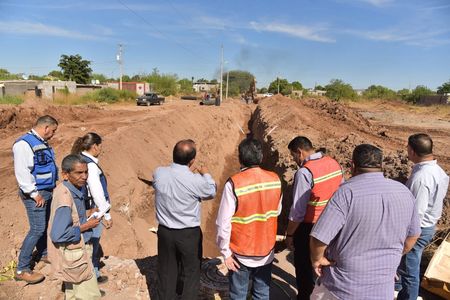 SUPERVISA ALCALDE REHABILITACIÓN DE COLECTOR SANITARIO EN COLONIA BLANCA RAMOS