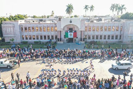 PRESIDE ALCALDE LAMARQUE CANO DESFILE CONMEMORATIVO AL 112 ANIVERSARIO DE LA REVOLUCIÓN MEXICANA