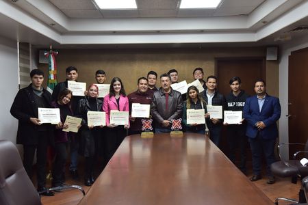 RECONOCE LAMARQUE CANO A GANADORES DEL "PREMIO ESTATAL DE LA JUVENTUD 2022"