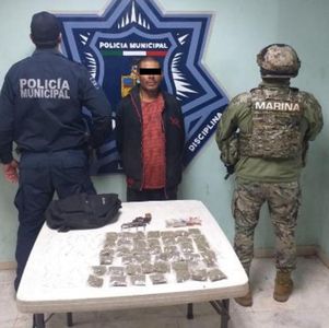 APREHENDE POLICÍA MUNICIPAL A SUJETO CON CRISTAL Y MARIHUANA EN EL VALLE DEL YAQUI