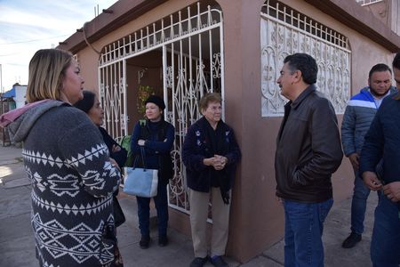 ATIENDE ALCALDE A FAMILIAS DE LA COLONIA VALLE DORADO CON OBRA SANITARIA Y DE PAVIMENTACIÓN