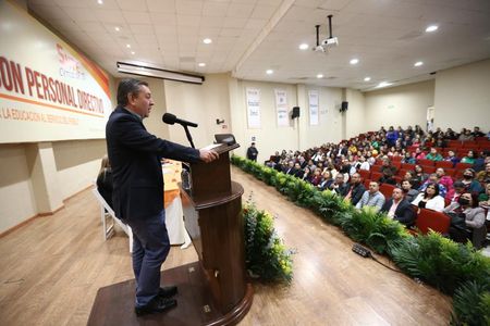 Refuerza SEC diálogo directo con la estructura educativa