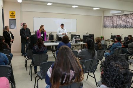 LLEVA SSPM PLÁTICAS PARA PADRES DE FAMILIA A LA SECUNDARIA EN ESPERANZA