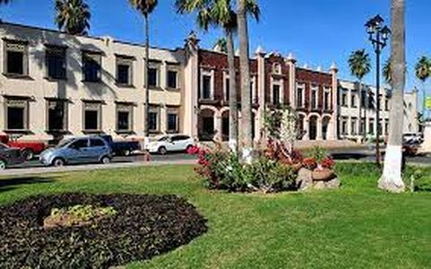 La iniciativa de la ley 4 de la universidad de Sonora fue gestada por la propia universidad e todos los sentidos, intervinieron directivos, maestros, sindicatos y por su puesto los alumnos con es decir, la iniciativa de ley es plenamente concebida por la comunidad universitaria; esta la presentó al ejecutivo, por una sencilla razón, la unison no tiene capacidad jurídica para presentar una iniciativa con este calado. En resumidas cuentas la ley 4 que se presentó hoy en el Congreso de Sonora, Es una idea la la misma universidad de Sonora, el ejecutivo sólo fungió como Puente para su presentación. La narrativa es, es una iniciativa de la comunidad universitaria y el ejecutivo sólo sirvió de Puente para presentarla