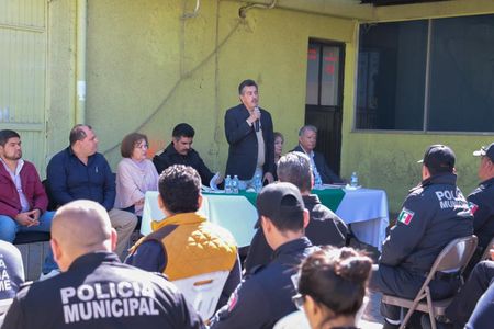 ENCABEZA MESA DE DIÁLOGO ALCALDE CON LAS Y LOS AGENTES DE LA SSPM