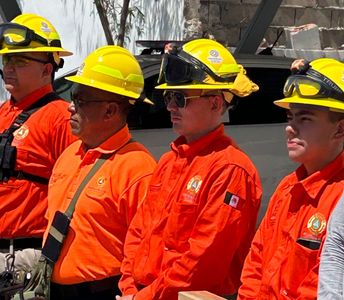 Brigada Estatal de Manejo del Fuego combate incendio forestal en Arizpe