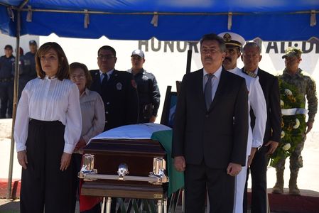 CON HONORES DESPIDEN AL POLICÍA VALDEZ PICOS VÍCTOR HUGO CON HONORES DESPIDEN AL POLICÍA VALDEZ PICOS VÍCTOR HUGO