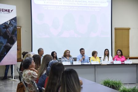 ENCABEZA LAMARQUE CANO SESIÓN ORDINARIA DEL CONSEJO MUNICIPAL PARA PREVENIR Y ATENDER LA VIOLENCIA FAMILIAR