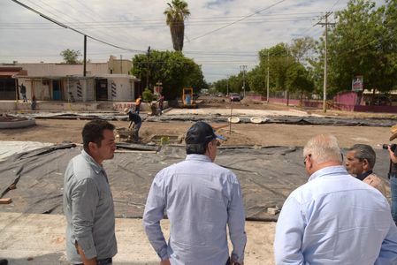 SUPERVISA LAMARQUE CANO AVANCE EN OBRAS DE PAVIMENTACIÓN Y CRUCEROS CON CONCRETO HIDRÁULICO