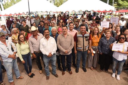 TOMA PROTESTA LAMARQUE CANO A COMITÉS DE PARTICIPACIÓN SOCIAL Y ENTREGA APOYOS CECOP