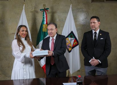 Entrega gobernador Alfonso Durazo segundo informe al Congreso