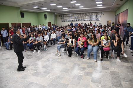 DA BIENVENIDA LAMARQUE CANO A 238 JÓVENES CONSTRUYENDO EL FUTURO