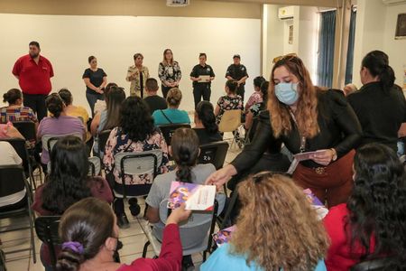 IMPARTE SSPM EN TÉCNICA 56 PLÁTICA PARA PADRES DE FAMILIA