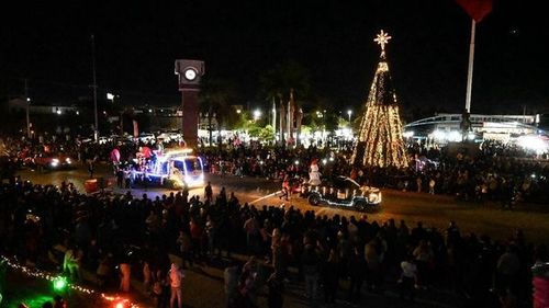 Se ilumina Cajeme con el encendido del árbol navideño 2023