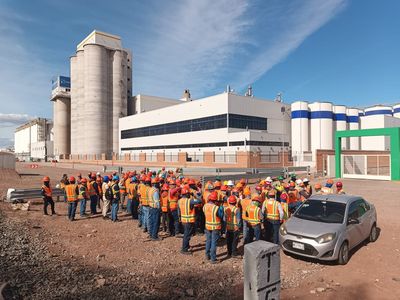 ATIENDE PROTECCIÓN CIVIL Y BOMBEROS DE CAJEME FUGA DE AMONIACO EN EMPRESA CERVECERA