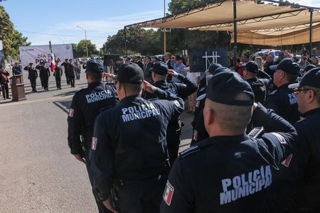 Reconoce presidente Lamarque Cano labor de las y los policías en su día