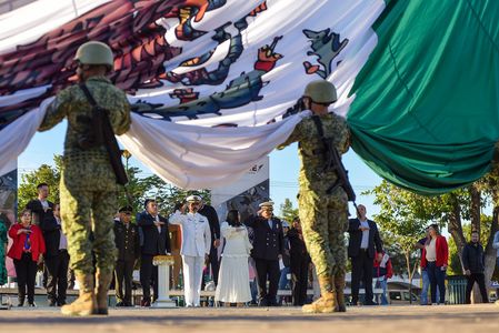 Realiza gobierno municipal de Cajeme desfile cívico por el día de la bandera