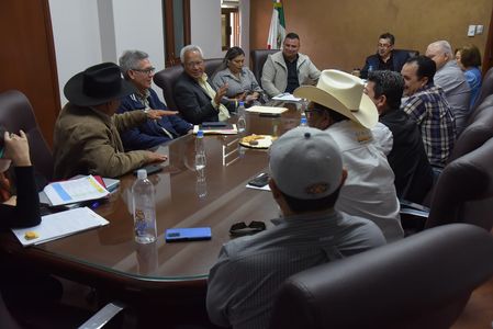 SE REÚNE COORDINADOR DE CECOP CON ALCALDES DE LA REGIÓN YAQUI